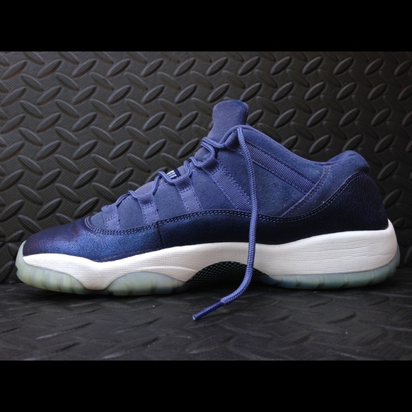 Jordan 11 low blue moon used size 9.5 580521-408 - Picture 4 of 8